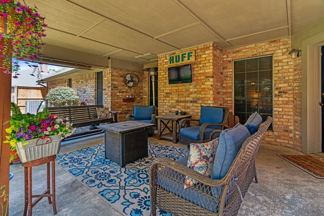 245 Red Oak Lane, Powderly, TX 75473