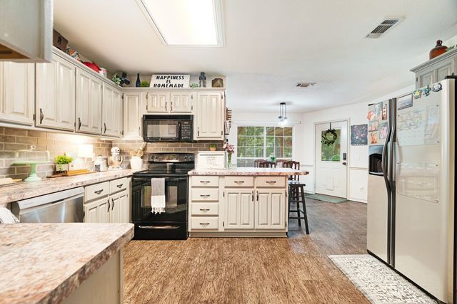 245 Red Oak Lane, Powderly, TX 75473