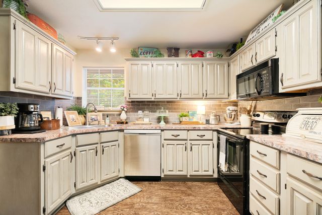 245 Red Oak Lane, Powderly, TX 75473