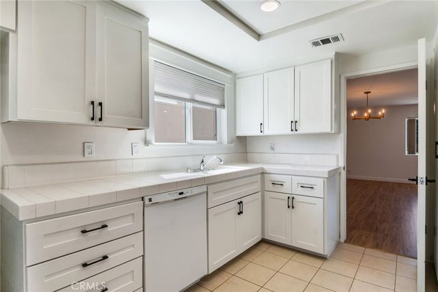 2343 Navarro Drive, Claremont, CA 91711