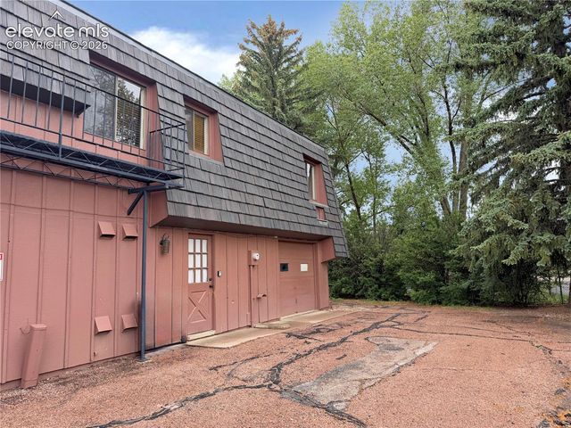 2959 Mesa Road C, Colorado Springs, CO 80904