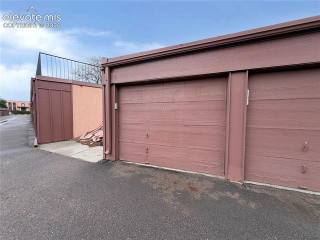 2959 Mesa Road C, Colorado Springs, CO 80904