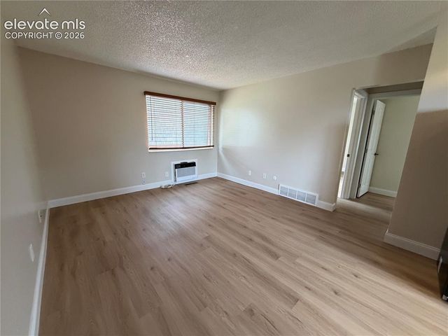 2959 Mesa Road C, Colorado Springs, CO 80904