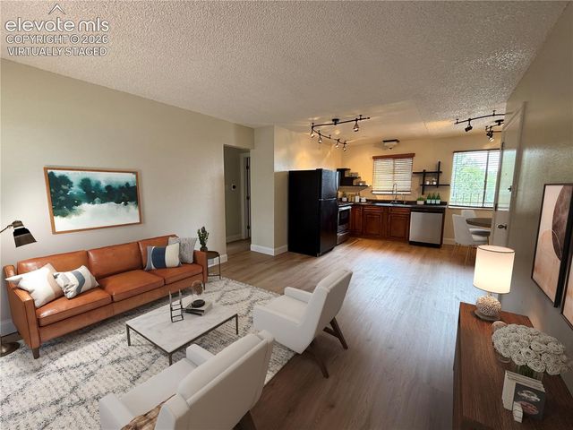 2959 Mesa Road C, Colorado Springs, CO 80904