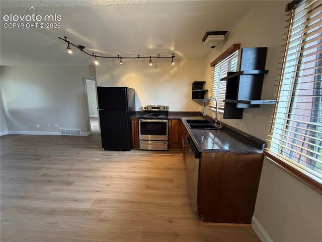 2959 Mesa Road C, Colorado Springs, CO 80904