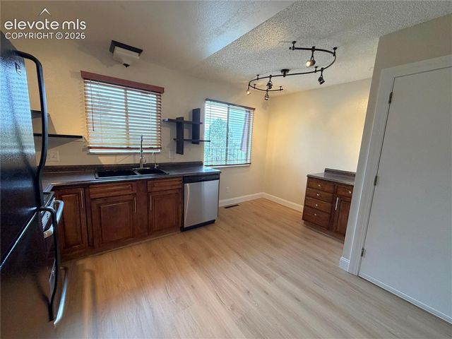 2959 Mesa Road C, Colorado Springs, CO 80904