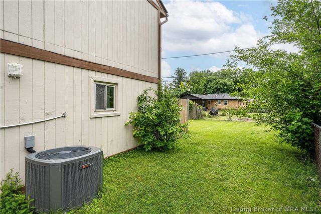 313 Mary Drive, New Albany, IN 47150