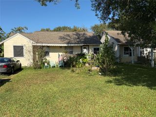 28 17th Avenue N, Texas City, TX 77590