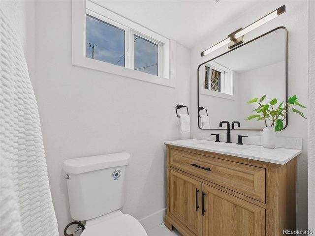 1372 Zenobia St, Denver, CO 80204