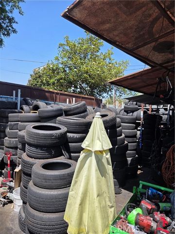 1820 W Adams Boulevard, Los Angeles, CA 90018