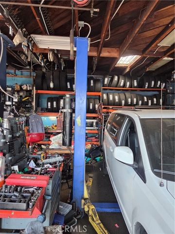 1820 W Adams Boulevard, Los Angeles, CA 90018