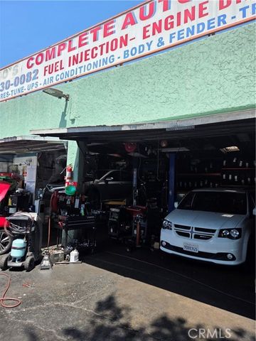 1820 W Adams Boulevard, Los Angeles, CA 90018