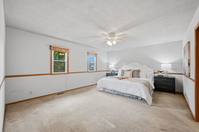2335 N Stoneybrook Ct, Wichita, KS 67226