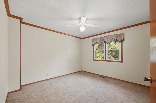 2335 N Stoneybrook Ct, Wichita, KS 67226