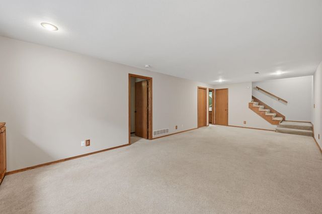 2335 N Stoneybrook Ct, Wichita, KS 67226