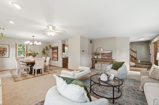 2335 N Stoneybrook Ct, Wichita, KS 67226
