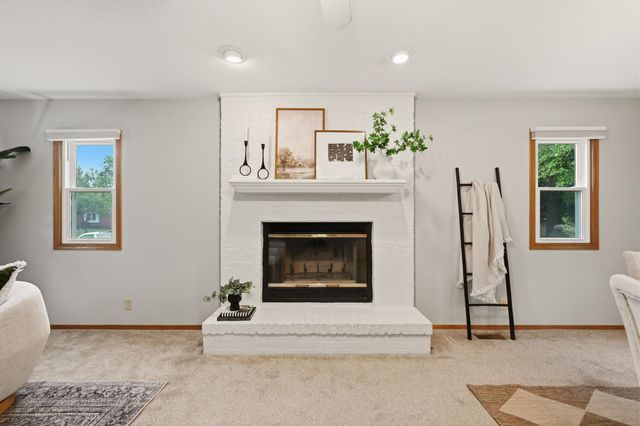 2335 N Stoneybrook Ct, Wichita, KS 67226