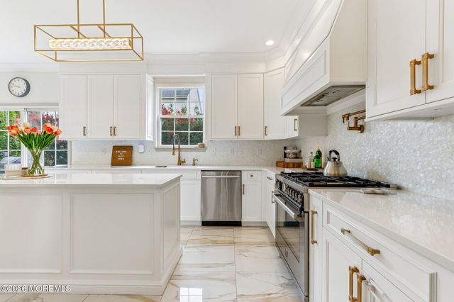 13 Baltusrol Drive, Manalapan, NJ 07726