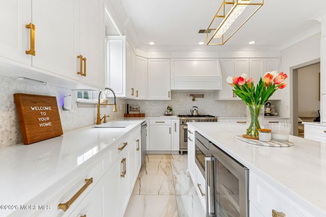 13 Baltusrol Drive, Manalapan, NJ 07726