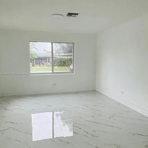 1598 NE 174th St, North Miami Beach, FL 33162