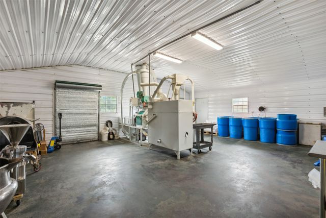 6212 Farm to Market 933, Blum, TX 76627