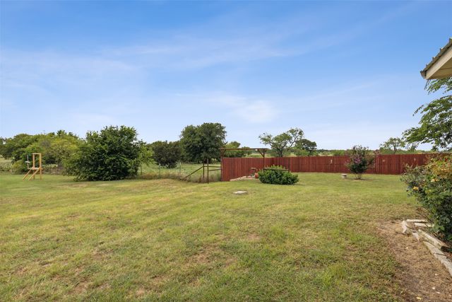 6212 Farm to Market 933, Blum, TX 76627