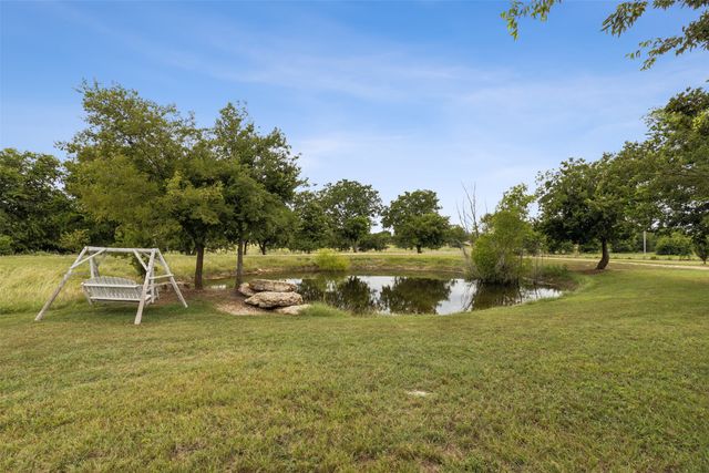 6212 Farm to Market 933, Blum, TX 76627