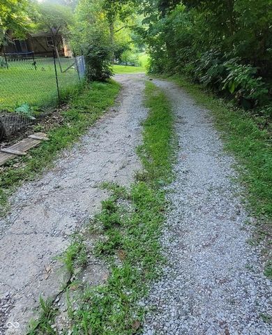 8779 N Briarwood Lake West Court, Monrovia, IN 46157