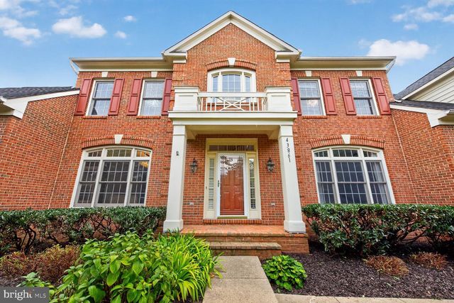 43861 HARTLEY PL, Ashburn, VA 20147