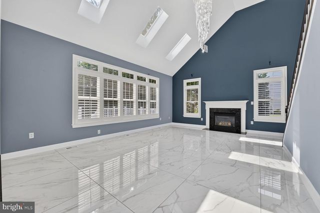 43861 HARTLEY PL, Ashburn, VA 20147