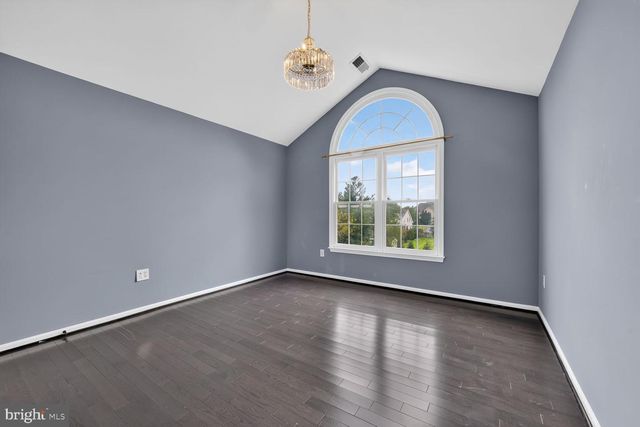43861 HARTLEY PL, Ashburn, VA 20147
