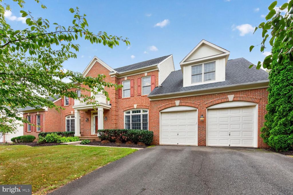 43861 HARTLEY PL, Ashburn, VA 20147