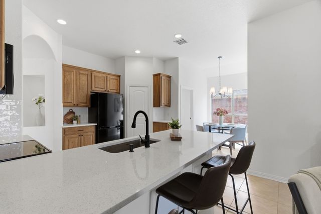 813 Chase Circle, Hurst, TX 76053