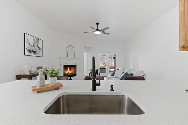 813 Chase Circle, Hurst, TX 76053