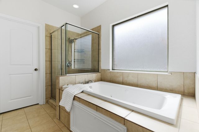 813 Chase Circle, Hurst, TX 76053