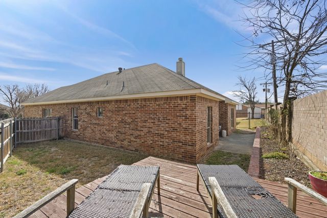 813 Chase Circle, Hurst, TX 76053