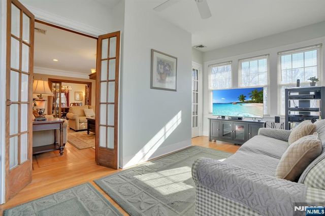 10 Lynn Court, Rutherford, NJ 07070