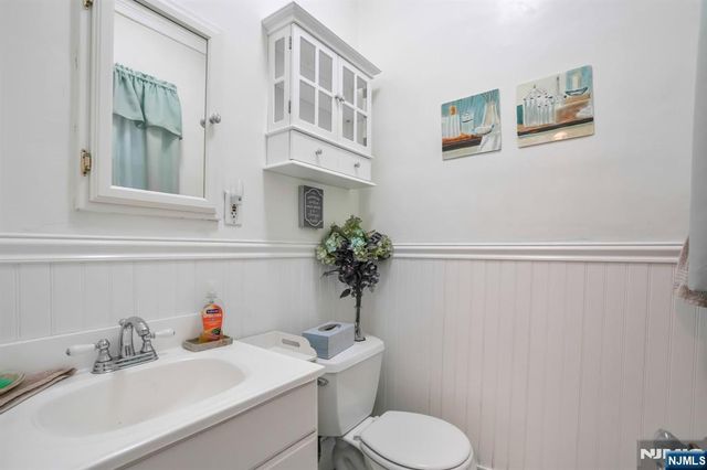 10 Lynn Court, Rutherford, NJ 07070