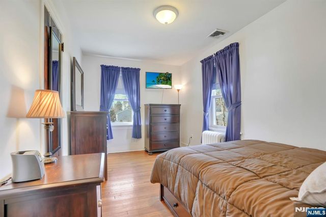 10 Lynn Court, Rutherford, NJ 07070