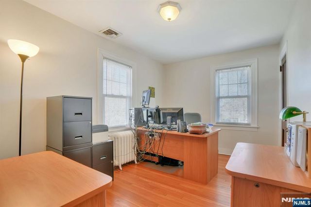 10 Lynn Court, Rutherford, NJ 07070