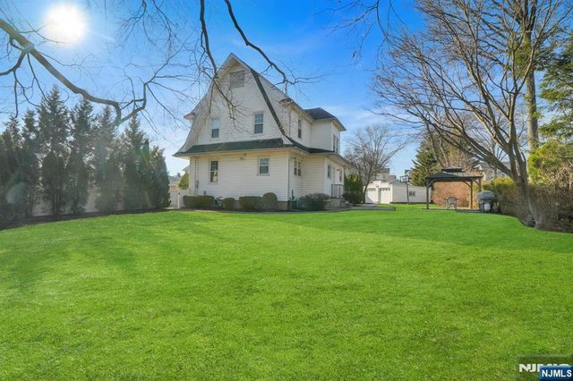 10 Lynn Court, Rutherford, NJ 07070