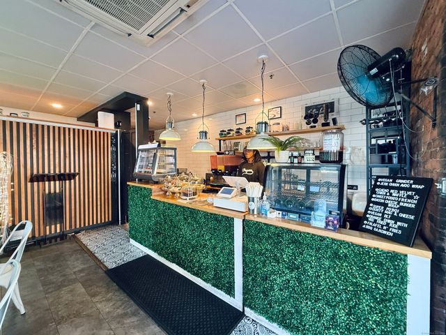 881 Lafayette Boulevard 2H, Bridgeport, CT 06604