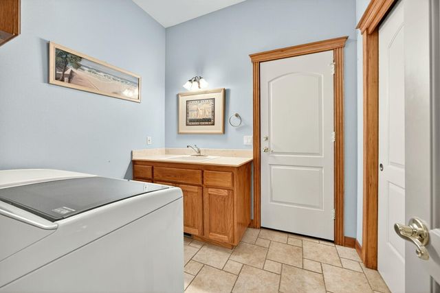 220 Pine Lake Drive, Eagle Point, OR 97524