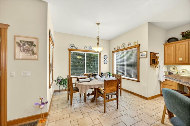 220 Pine Lake Drive, Eagle Point, OR 97524