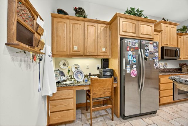 220 Pine Lake Drive, Eagle Point, OR 97524