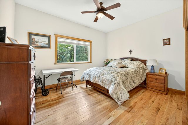 220 Pine Lake Drive, Eagle Point, OR 97524