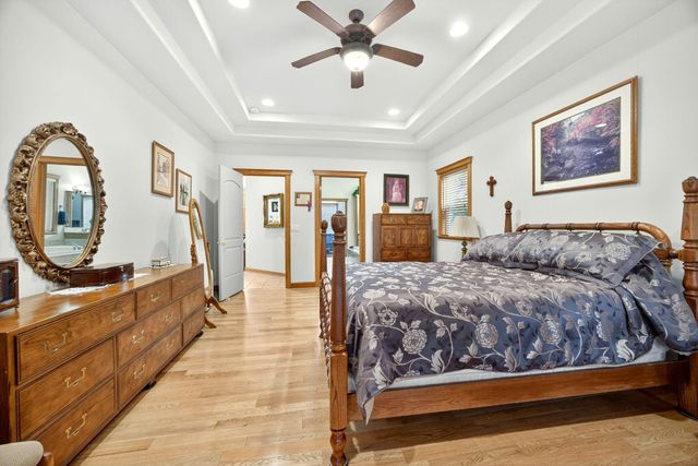 220 Pine Lake Drive, Eagle Point, OR 97524