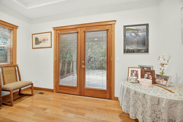 220 Pine Lake Drive, Eagle Point, OR 97524