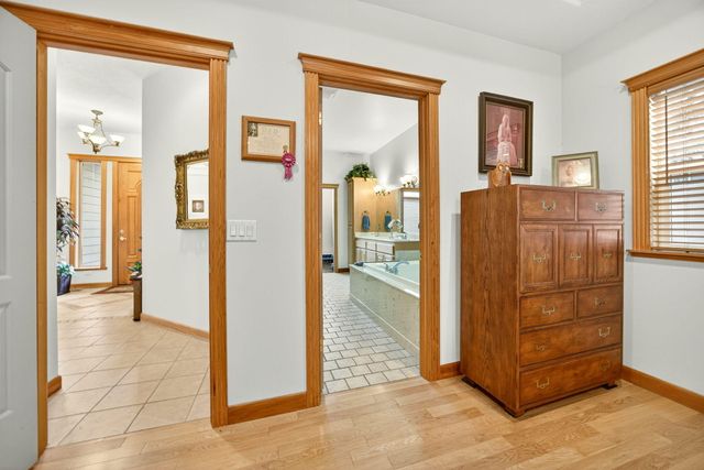 220 Pine Lake Drive, Eagle Point, OR 97524