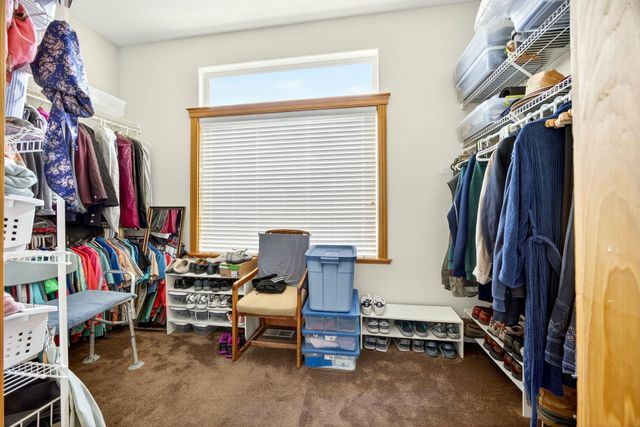 220 Pine Lake Drive, Eagle Point, OR 97524